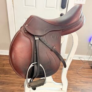 Antares Jumping Saddle